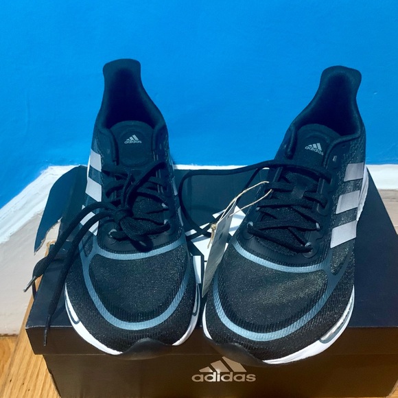 Adidas supernova plus running shoes. - Picture 3 of 8